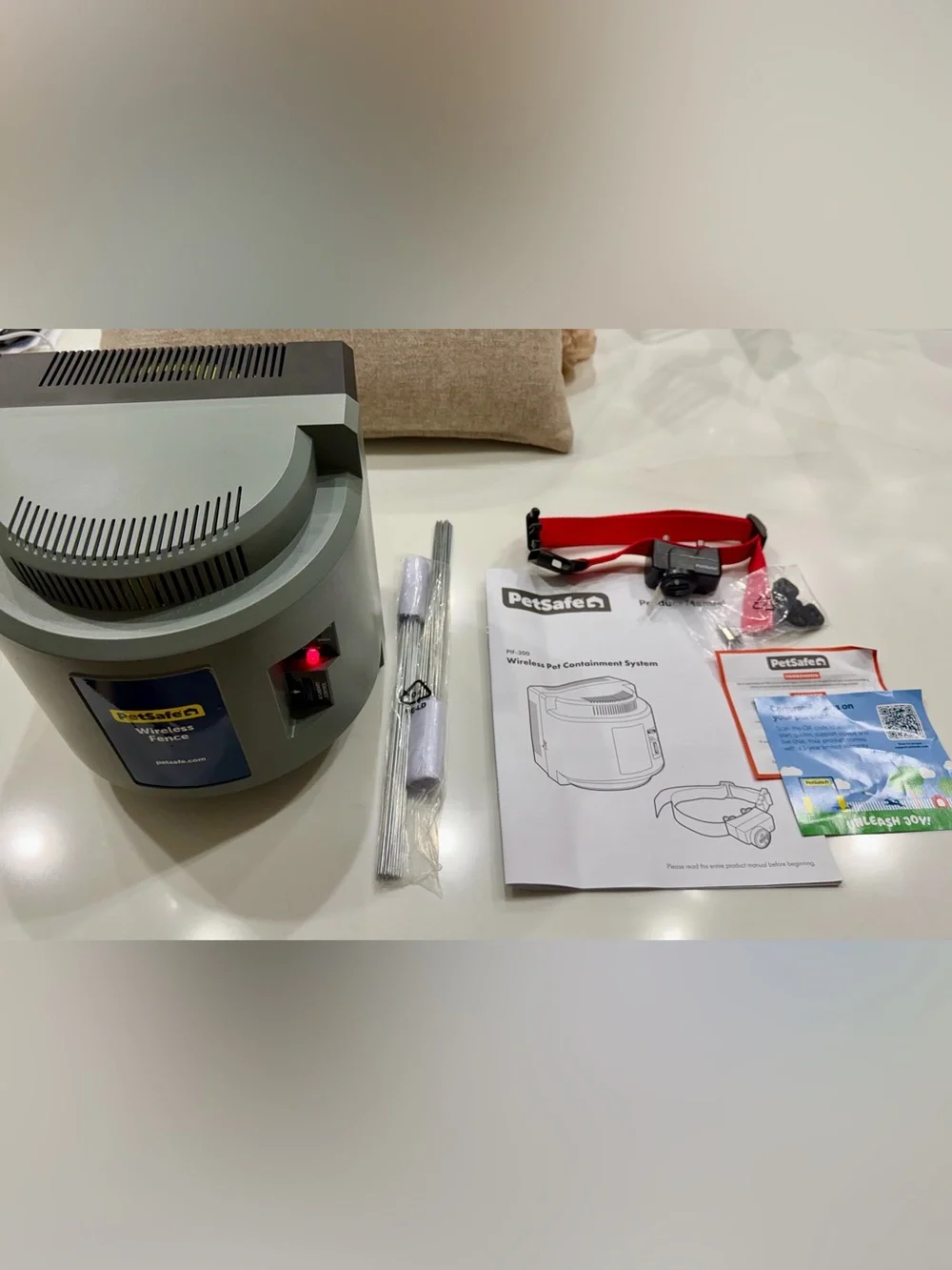 New! PetSafe Wireless Fence System with Red Collar - PetSafe